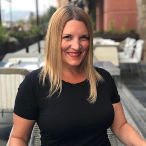 Meet your Posher, Jennifer